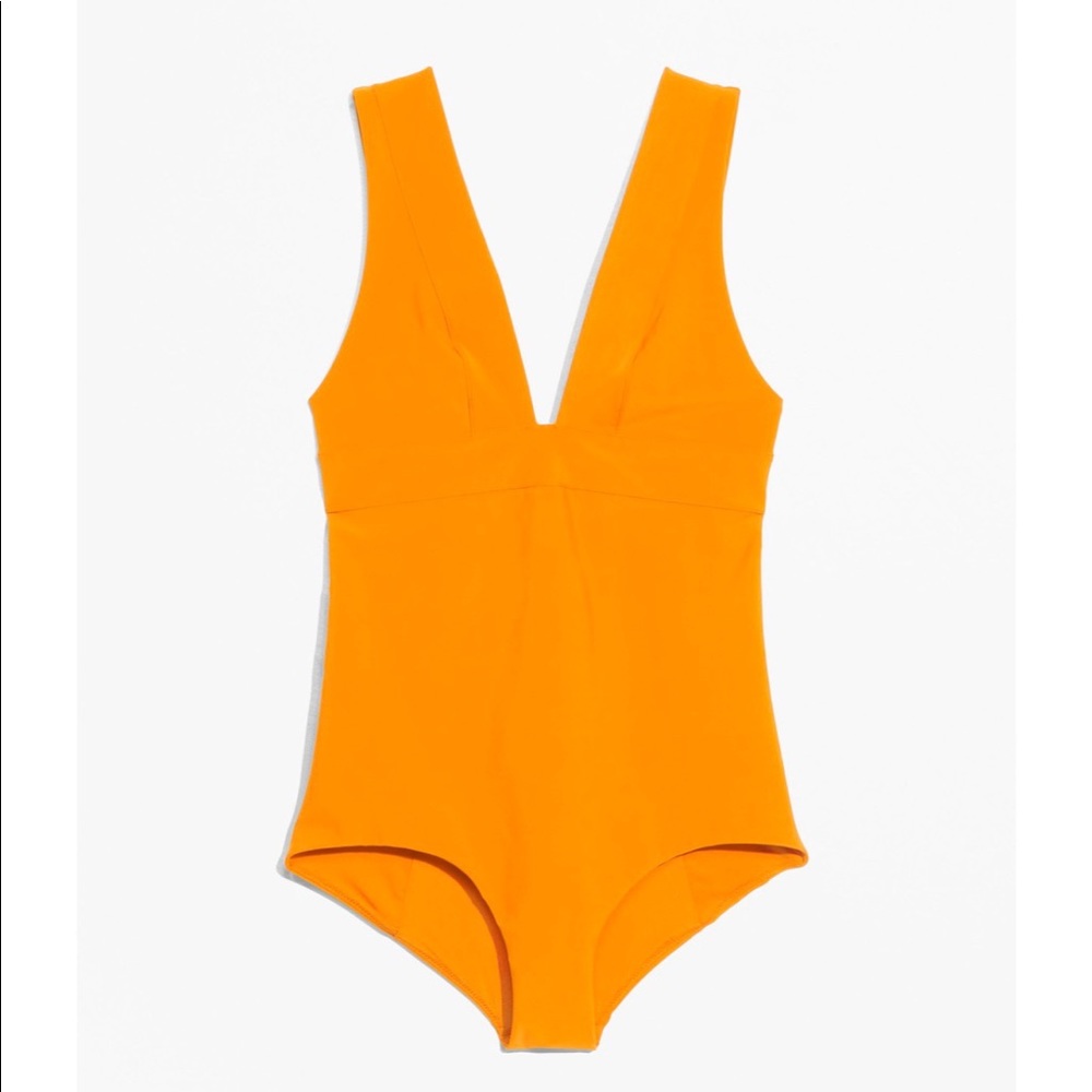 Brand new yellow bathing suit 🍯